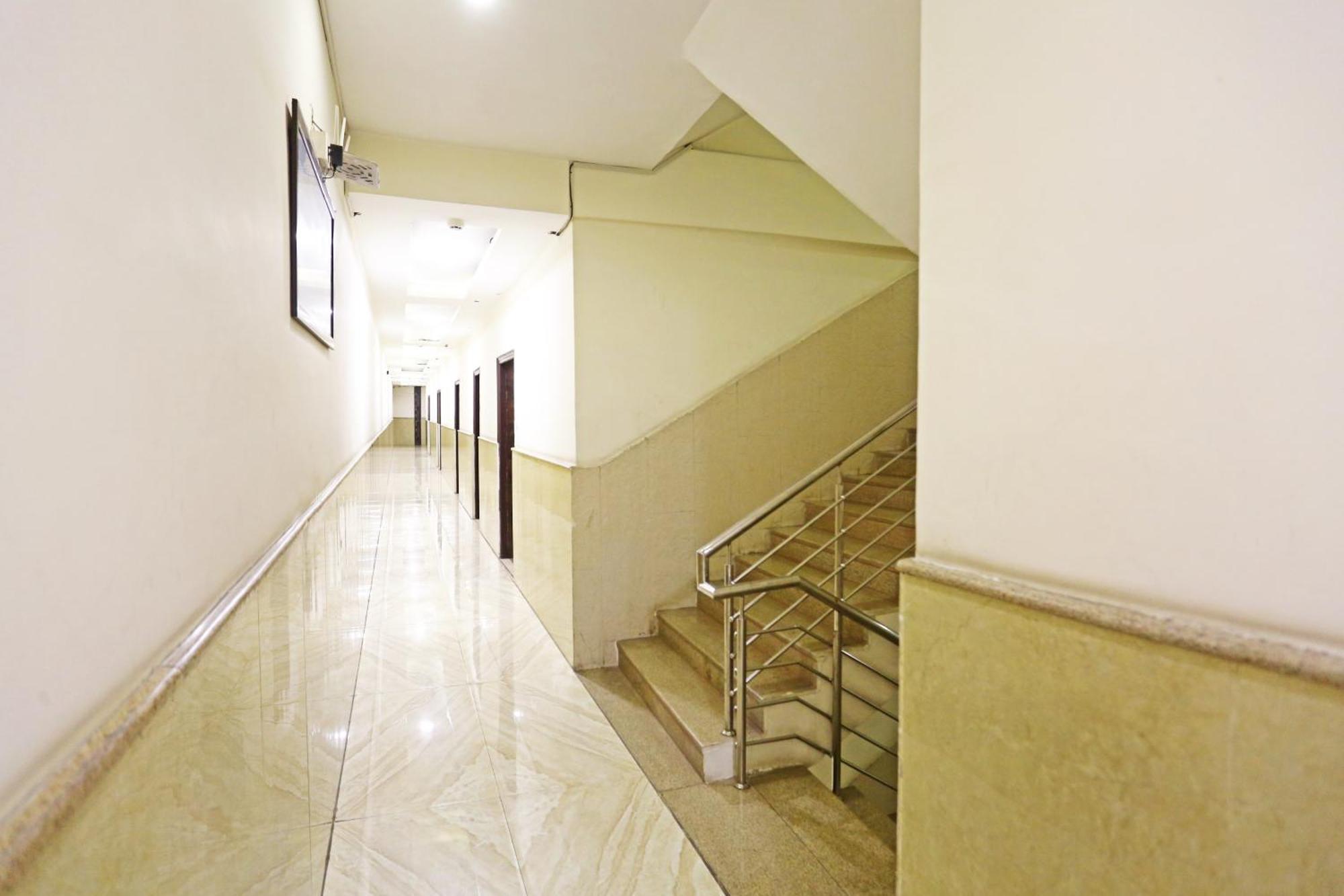 Hotel The Kiara Near Delhi Airport ニューデリー エクステリア 写真