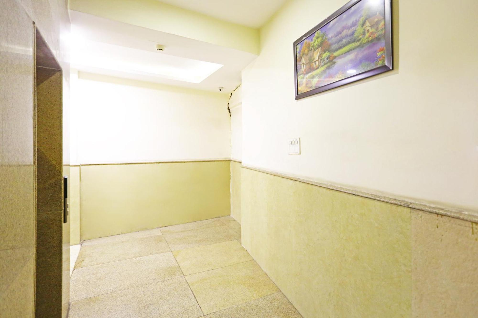 Hotel The Kiara Near Delhi Airport ニューデリー エクステリア 写真