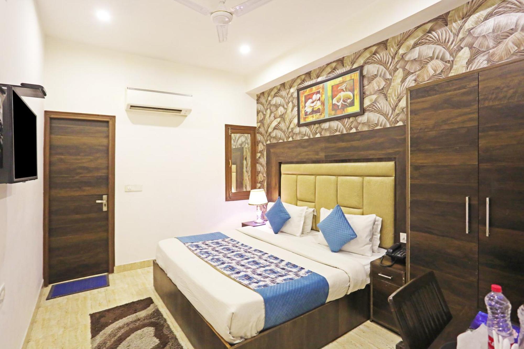 Hotel The Kiara Near Delhi Airport ニューデリー エクステリア 写真