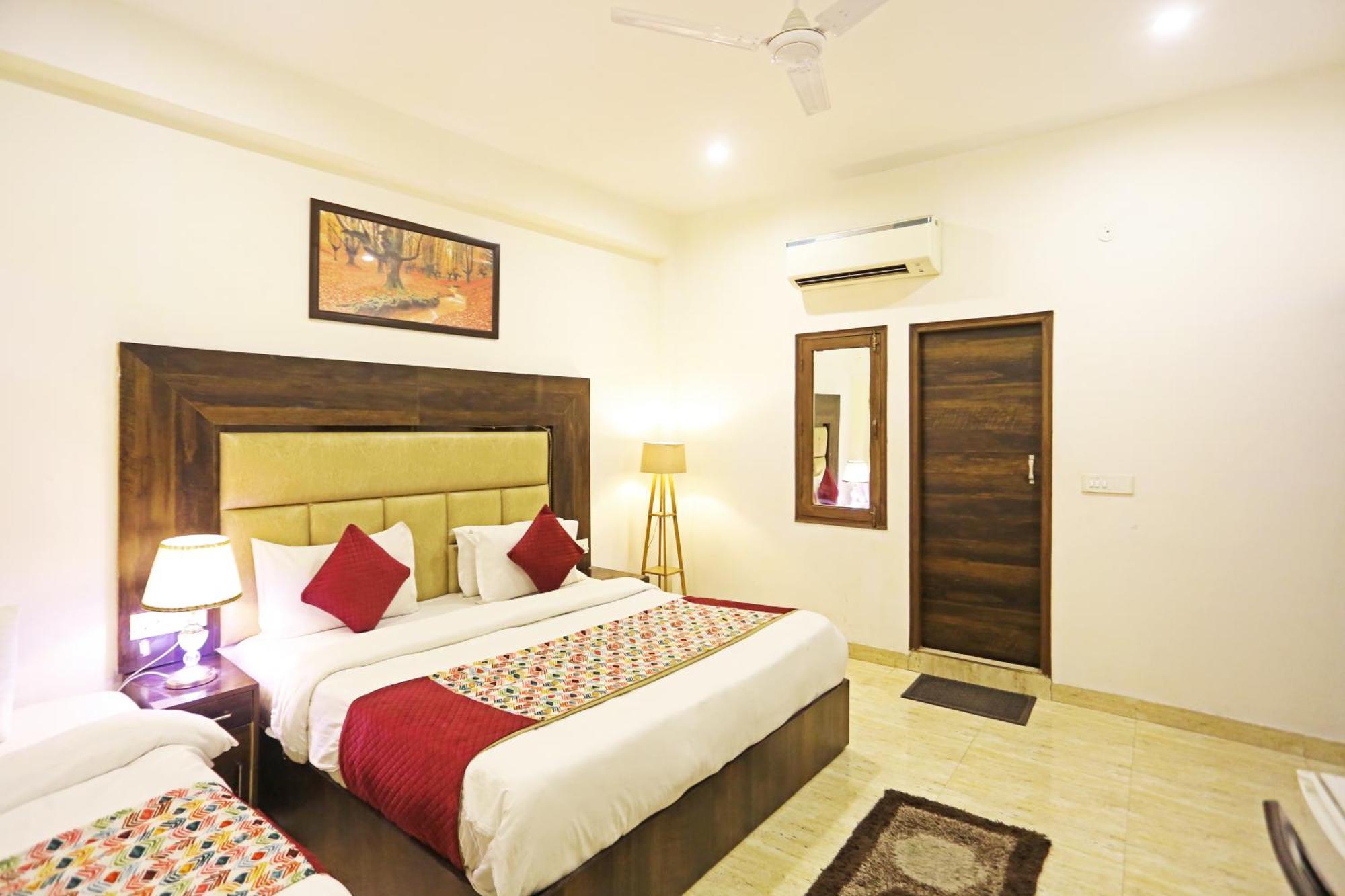 Hotel The Kiara Near Delhi Airport ニューデリー エクステリア 写真