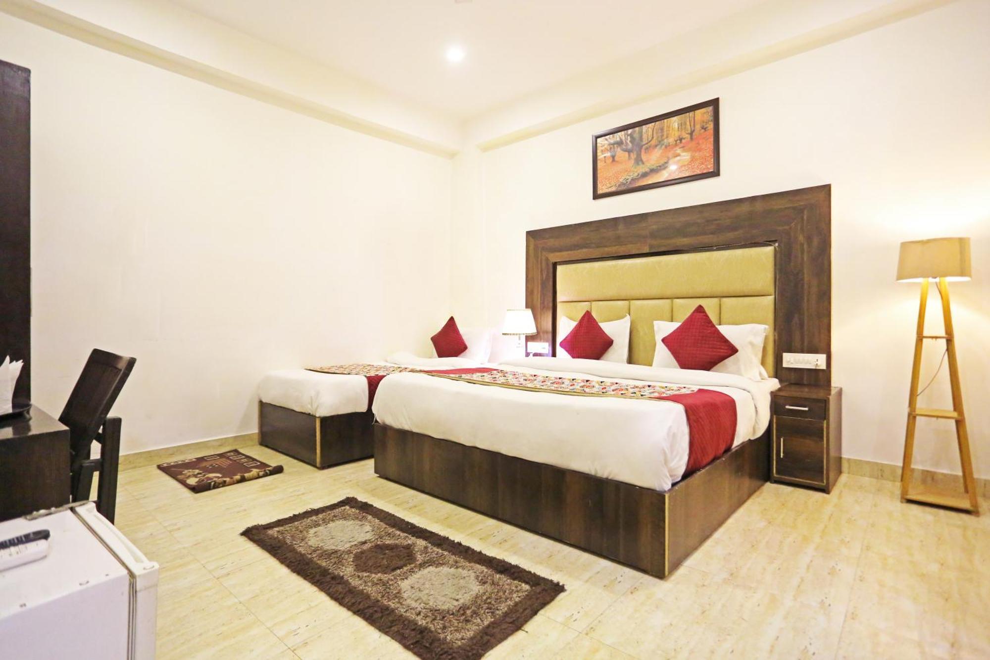 Hotel The Kiara Near Delhi Airport ニューデリー エクステリア 写真